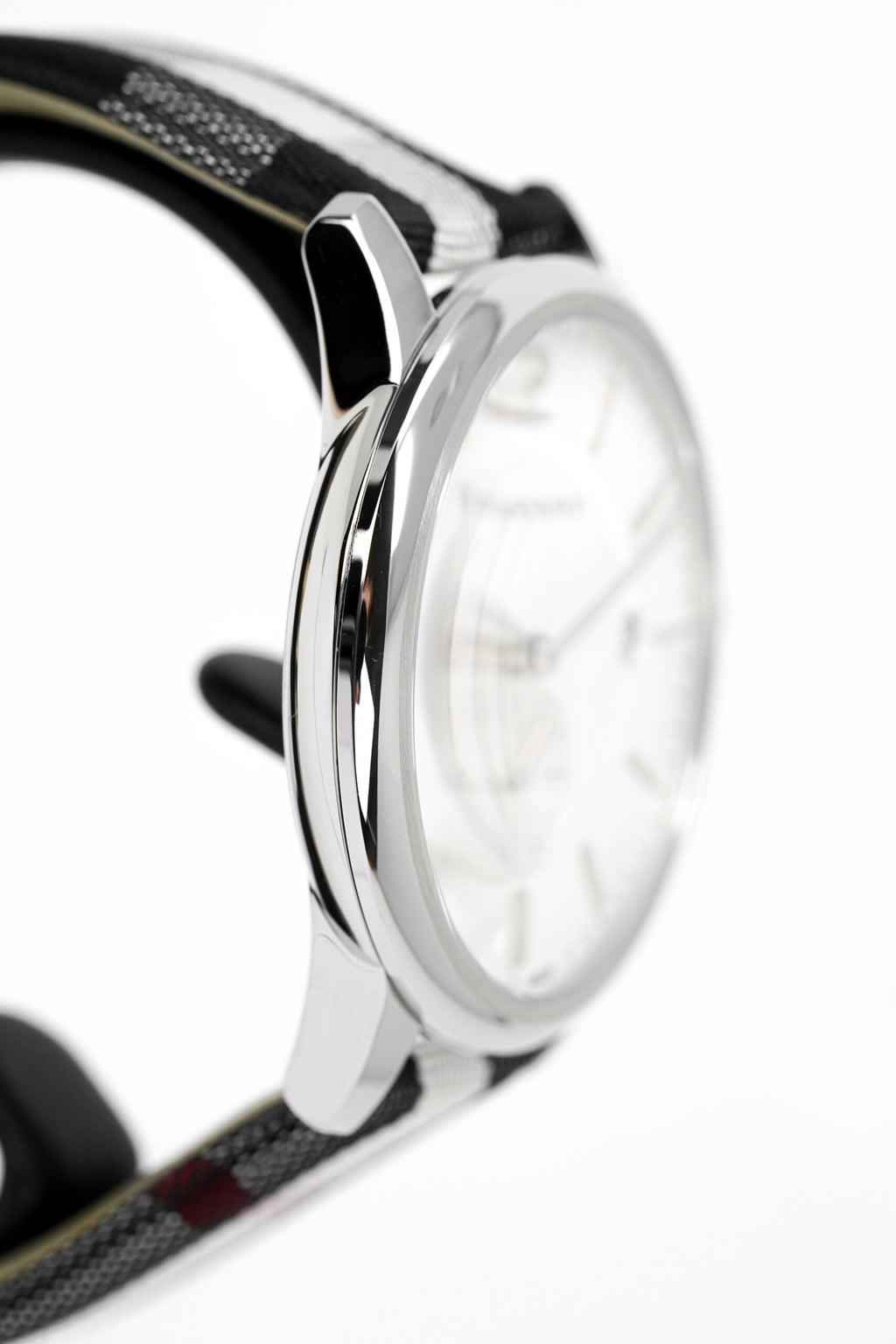 Burberry Mens Watch The Classic Horseferry Silver Bu10002